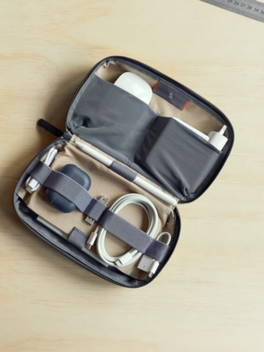 Bellroy tech discount pouch