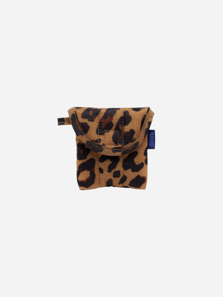 Baggu Puffy Earbuds Case: 
Leopard