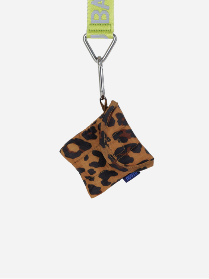 Baggu Puffy Earbuds Case: 
Leopard