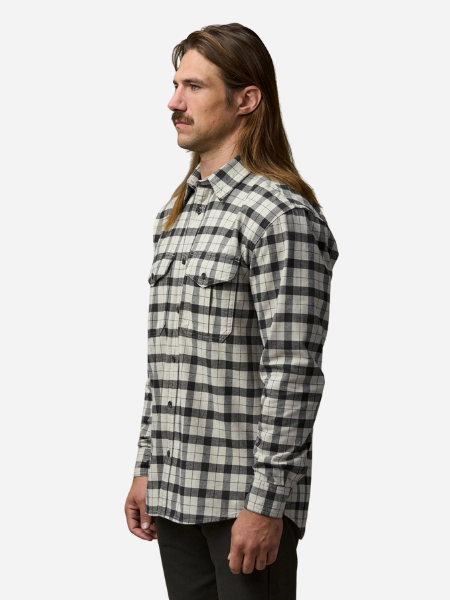 Filson Alaskan Guide Shirt: Light Cream Multicolor-Plaid 