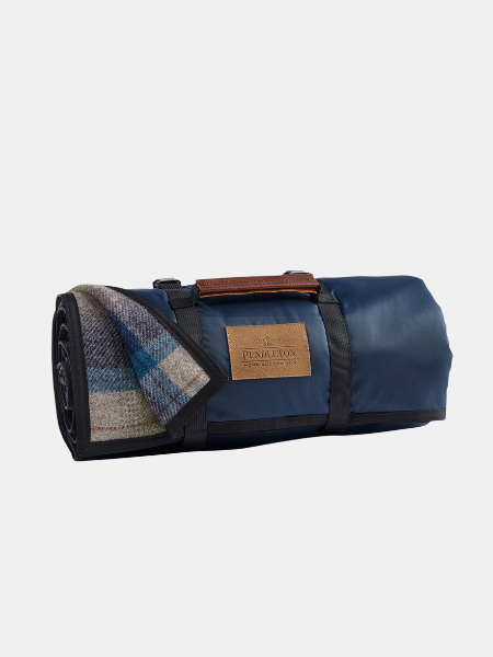 PENDLETON NYLON BACKED ROLL-UP BLANKET