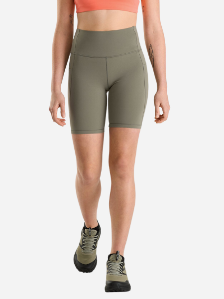 ARC'TERYX WOMEN'S ESSENT HIGH-RISE SHORT 8"