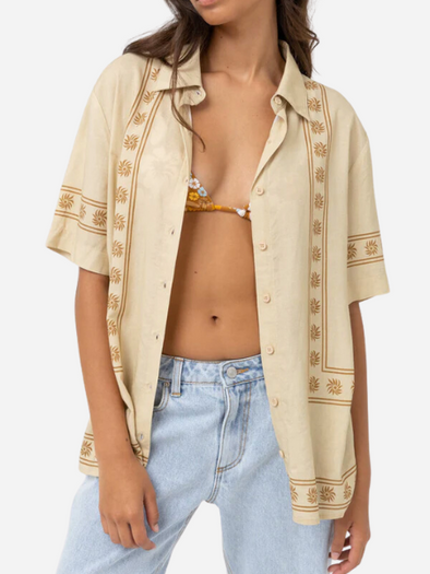 RHYTHM WOMEN'S UNDER THE SUN SHORT SLEEVE SHIRT